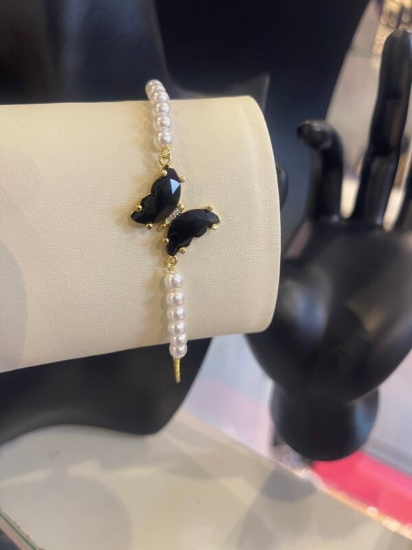 Pearl draw bracelet
