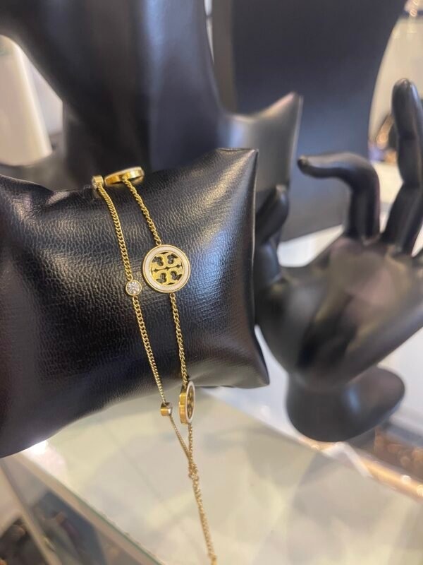 Double layered bracelet