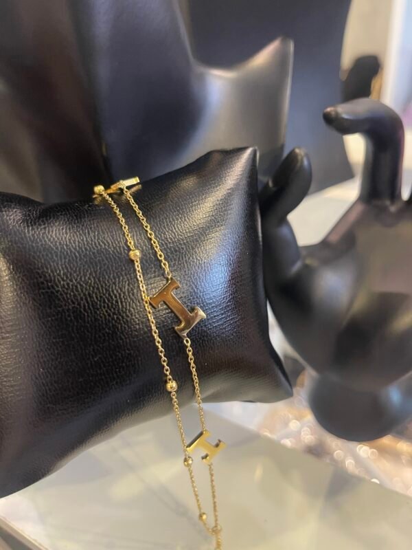 Double layered bracelet