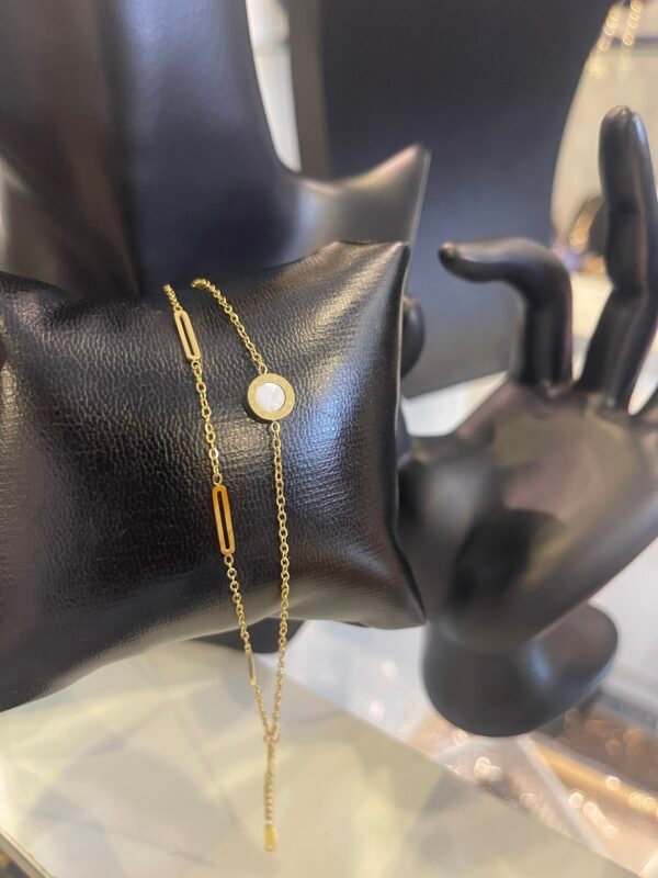 Double layered bracelet
