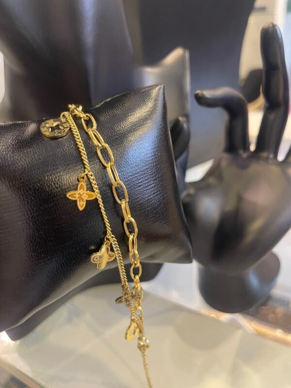 Double layered bracelet