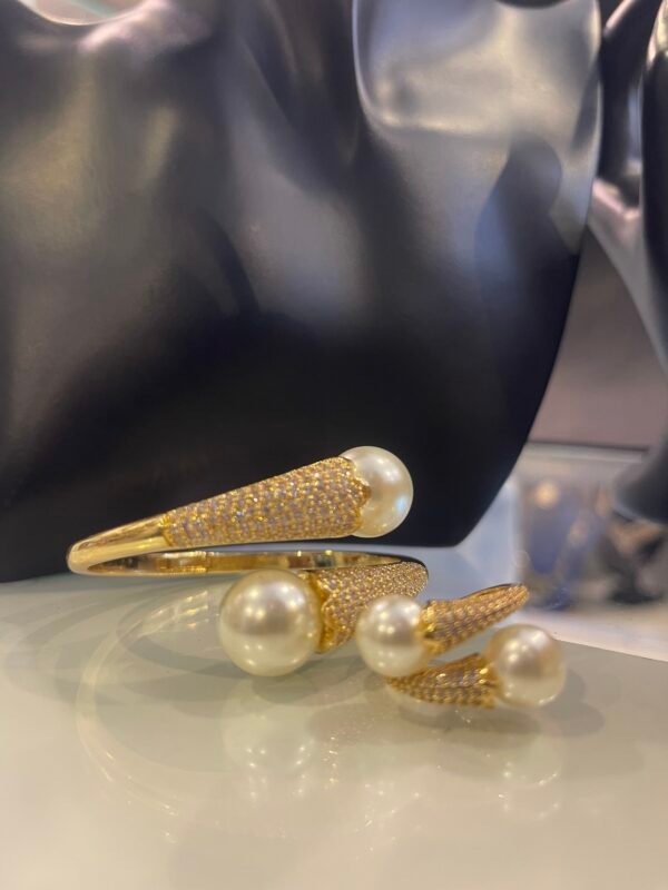 Bangle with ring