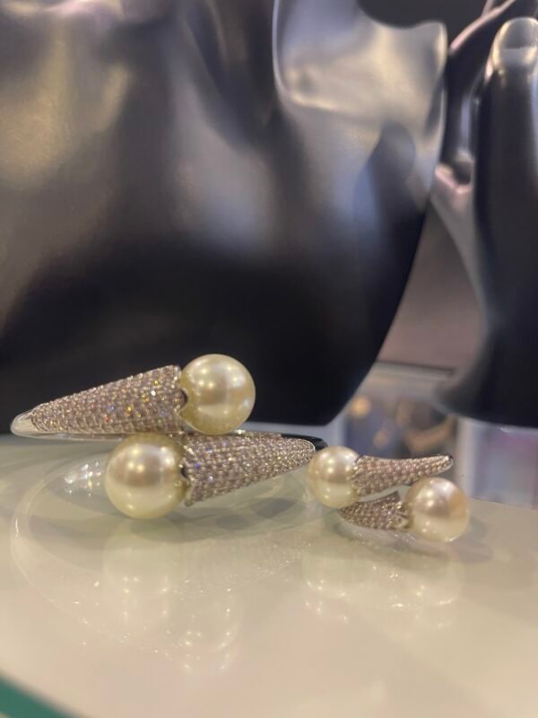 Bangle with ring