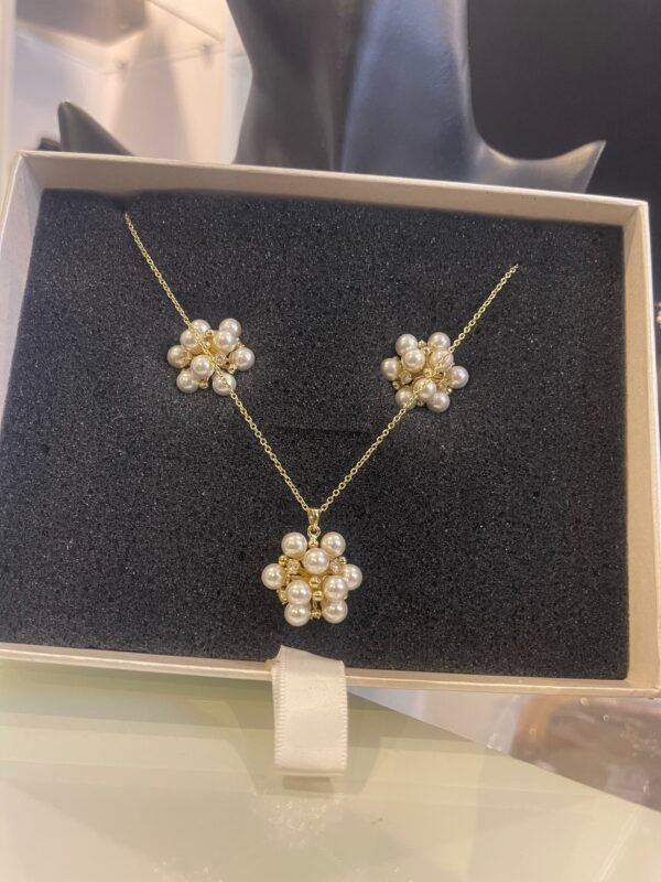 Necklace with earring gift set