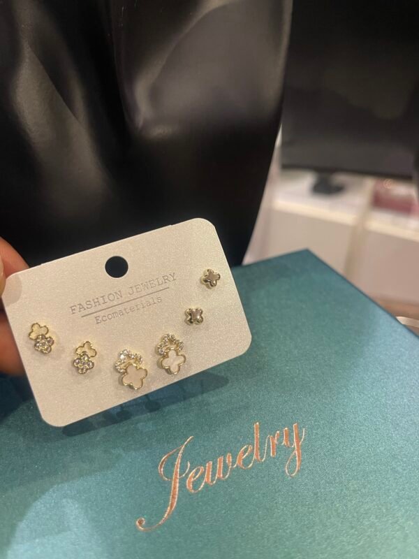 Hazel stud earrings