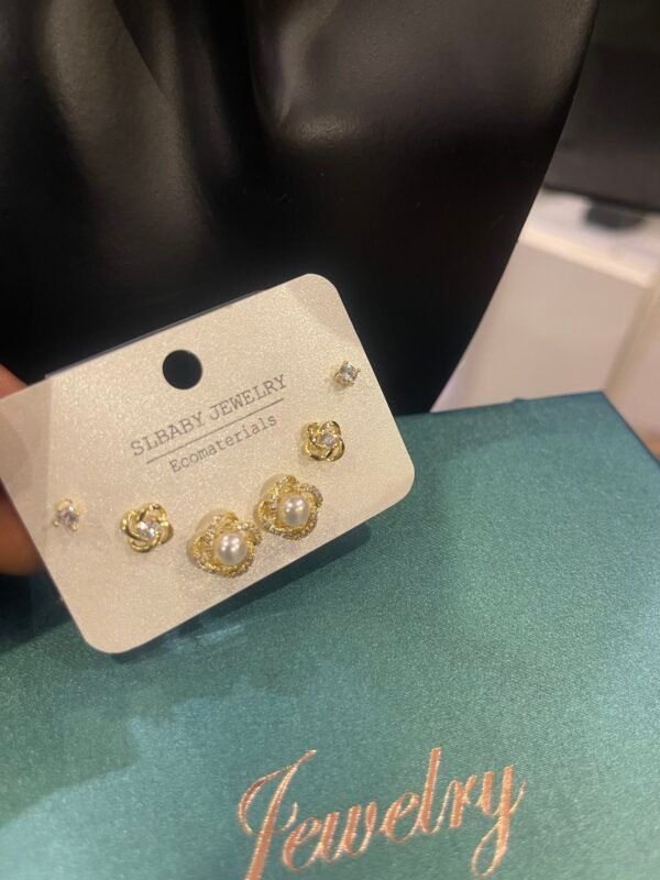 Hazel stud earrings