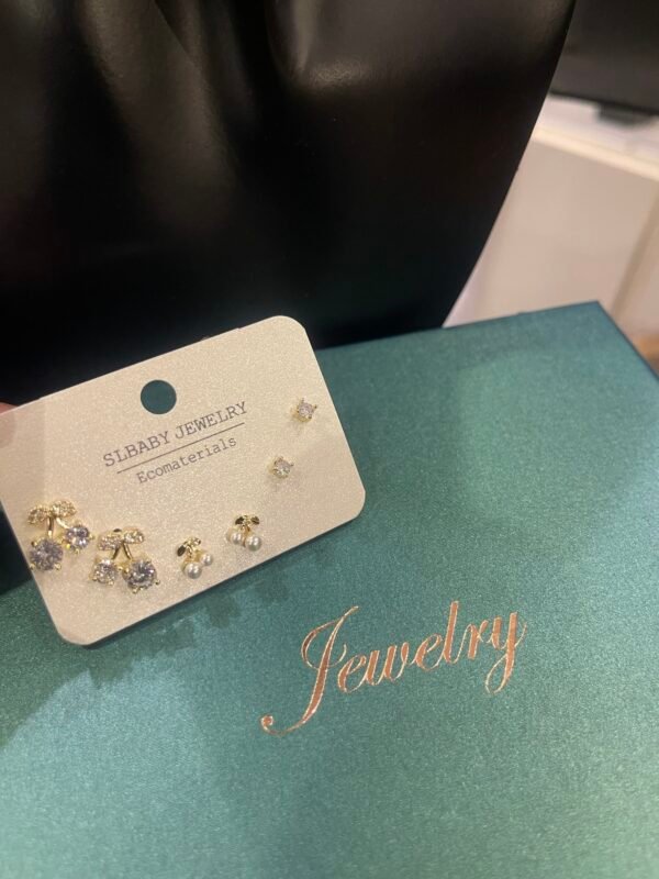 Hazel stud earrings