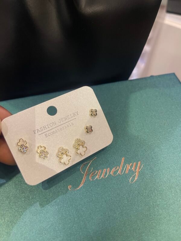 Hazel stud earrings