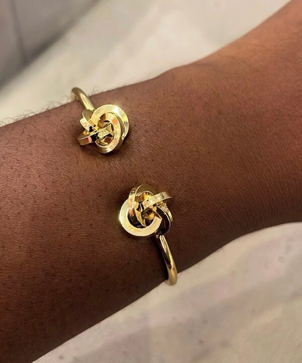 She bangle