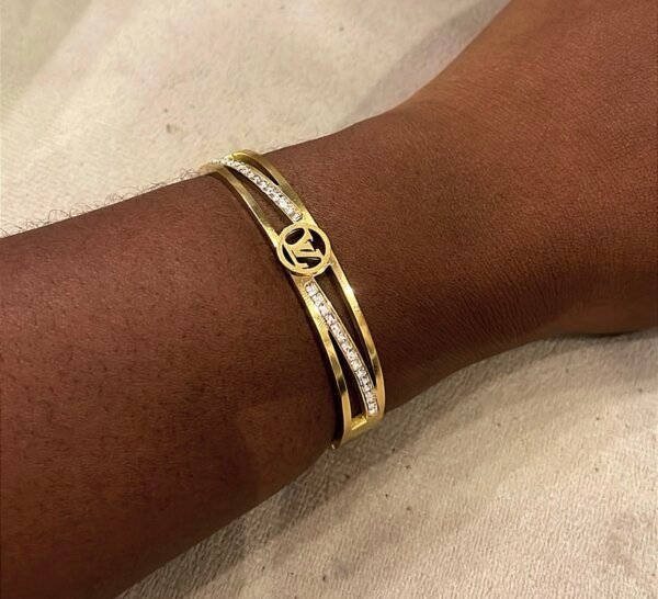She bangles